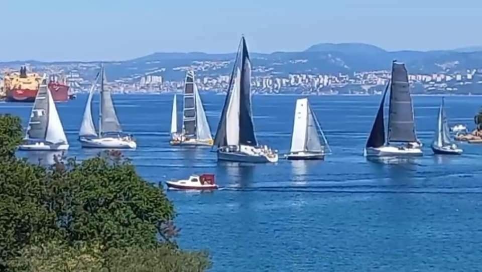 Apartmani Omisalj Bagian luar foto