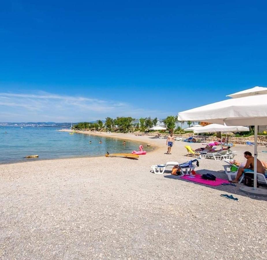 Apartmani Omisalj Bagian luar foto
