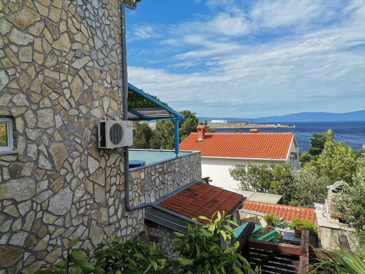 Apartmani Omisalj Bagian luar foto