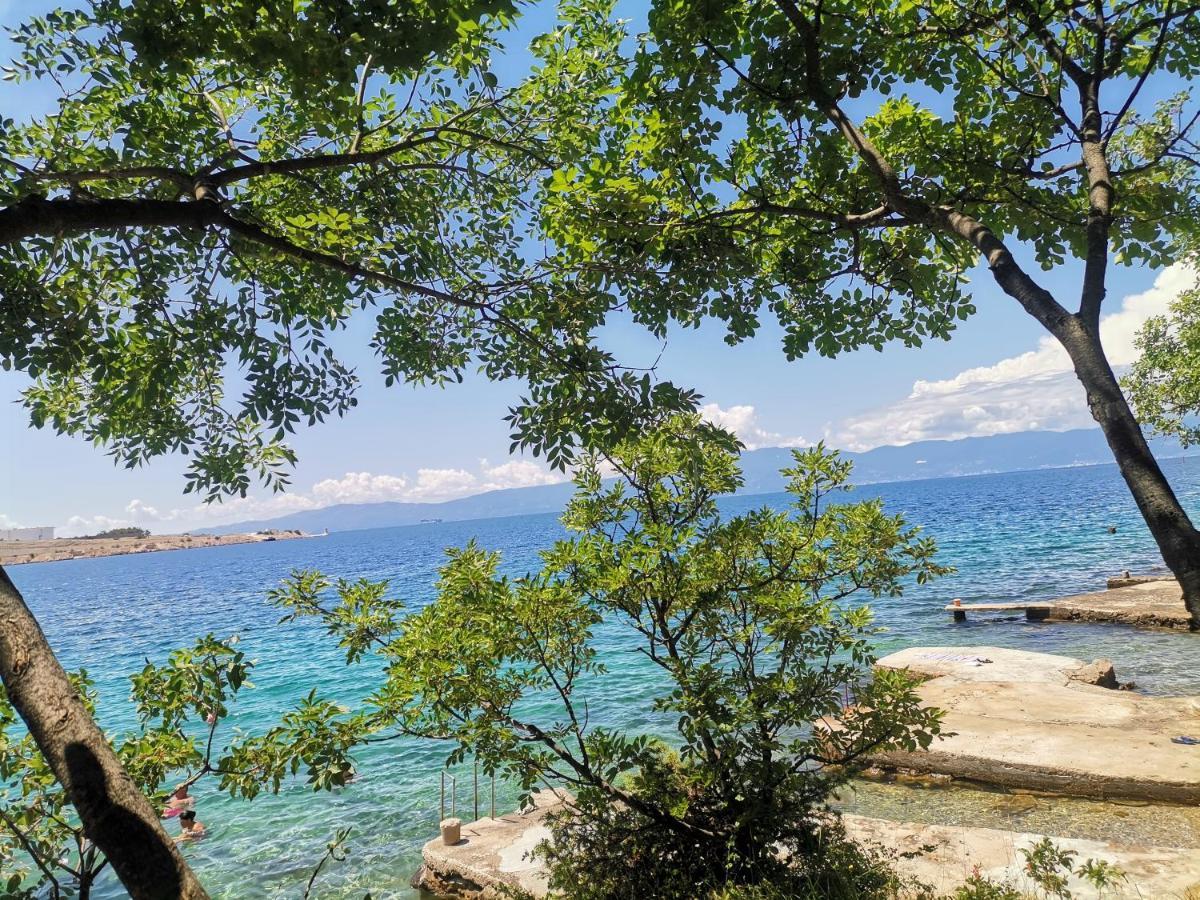 Apartmani Omisalj Bagian luar foto