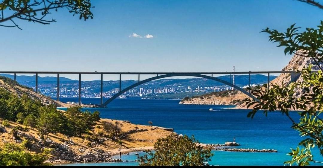 Apartmani Omisalj Bagian luar foto