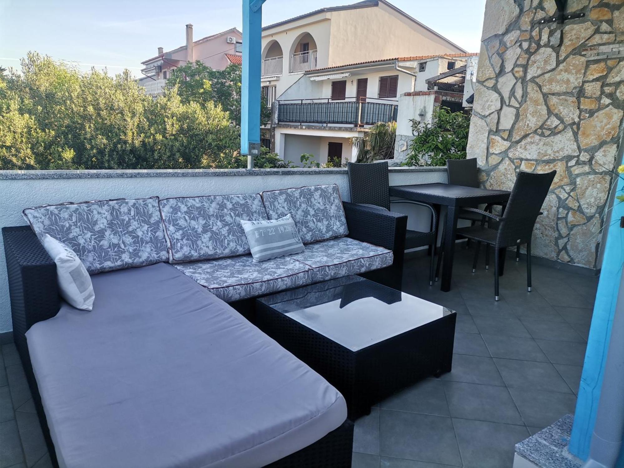Apartmani Omisalj Bagian luar foto